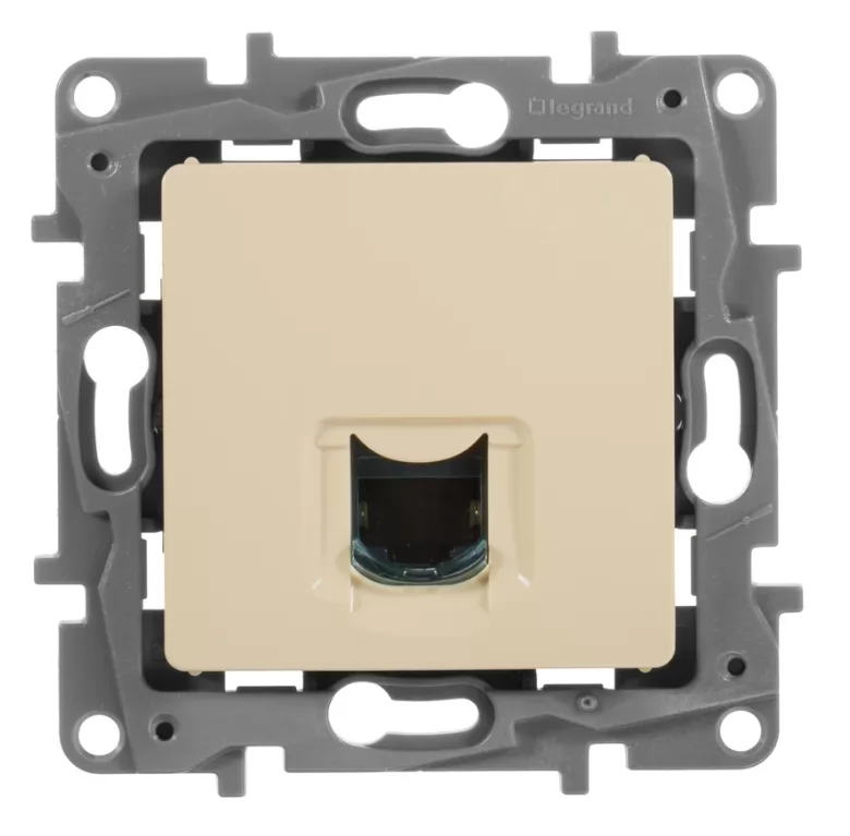 Розетка Legrand ETIKA RJ45 6 UTP слоновая кость 672353